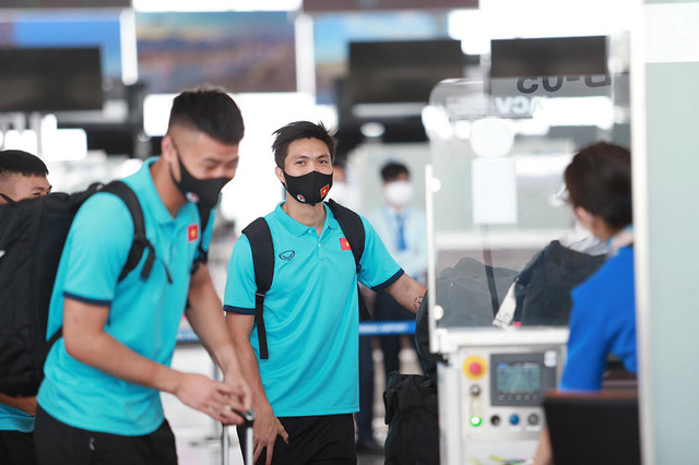 Tuyển Việt Nam lên đường sang UAE, quyết làm nên chuyện - Hình 6 Tuyen Viet Nam len duong sang UAE, quyet lam nen chuyen-Hinh-6