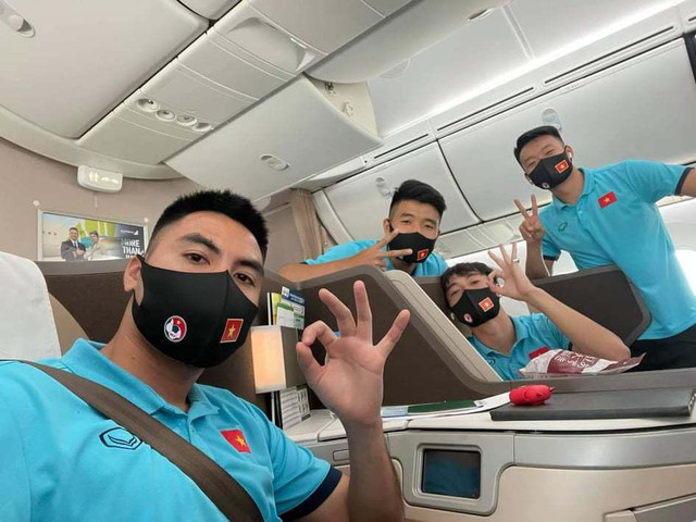 Tuyển Việt Nam lên đường sang UAE, quyết làm nên chuyện ảnh 1 Tuyển Việt Nam lên đường sang UAE, quyết làm nên chuyện ảnh 1
