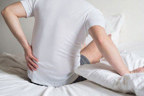 Đau lưng - dấu hiệu cảnh báo 4 bệnh ung thư nguy hiểm Dau lung - dau hieu canh bao 4 benh ung thu nguy hiem