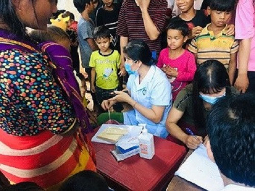 Tiêm vaccine vẫn nhiễm bệnh bạch hầu, bác sĩ lý giải không ngờ - Hình 2 Tiem vaccine van nhiem benh bach hau, bac si ly giai khong ngo-Hinh-2