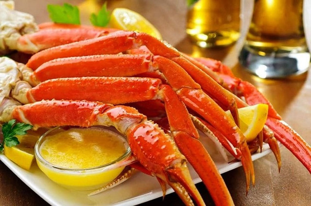 Chân cua tuyết đầy chợ giá siêu rẻ, cửa hàng bán ngày vài tạ Chan cua tuyet day cho gia sieu re, cua hang ban ngay vai ta