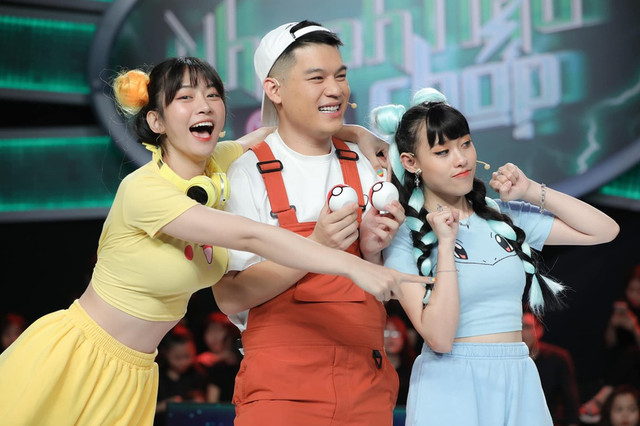 Lan Ngọc hôn môi Lâm Vỹ Dạ... trò lố trên game show Việt - Hình 4 Lan Ngoc hon moi Lam Vy Da... tro lo tren game show Viet-Hinh-4