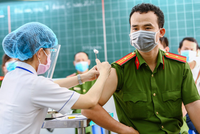 Bộ Y tế phân bổ gần 3 triệu liều vaccine AstraZeneca Bo Y te phan bo gan 3 trieu lieu vaccine AstraZeneca