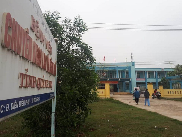 1 bệnh nhân COVID-19 ở Quảng Trị tuyệt thực, đòi về nhà 1 benh nhan COVID-19 o Quang Tri tuyet thuc, doi ve nha