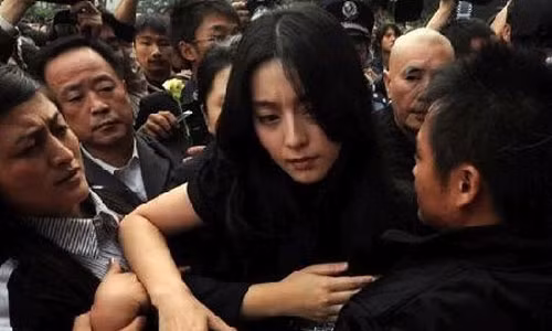 Những lần sao châu Á bị sàm sỡ gây bức xúc