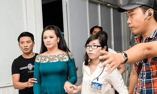 Như Quỳnh được bảo vệ nghiêm ngặt trong show của em trai