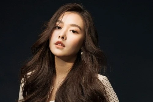 Á hậu Tường San đẹp ngọt ngào mừng sinh nhật tuổi 20