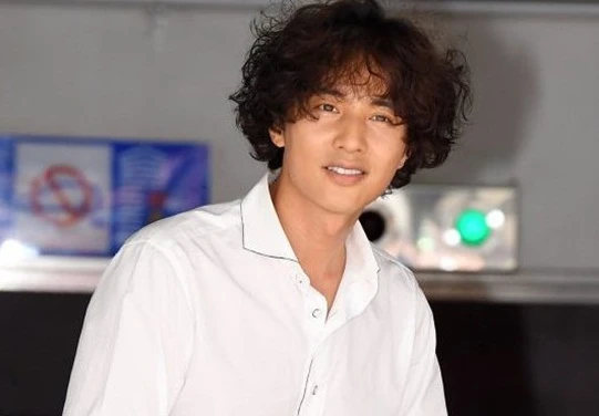 Tài tử “Trái tim mùa thu” Won Bin xuống sắc khiến fan ngỡ ngàng