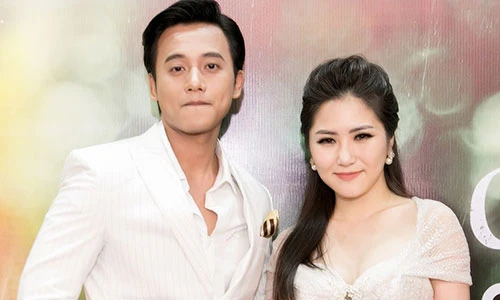 Mai Tài Phến và Hương Tràm tay trong tay đi sự kiện