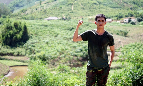 “Soái ca quân nhân” khiến fan say không kém Song Joong Ki