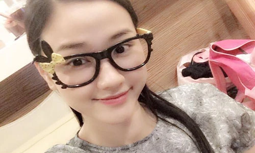 Hình ảnh ít ỏi của Maya sau tin đồn bầu 5 tháng