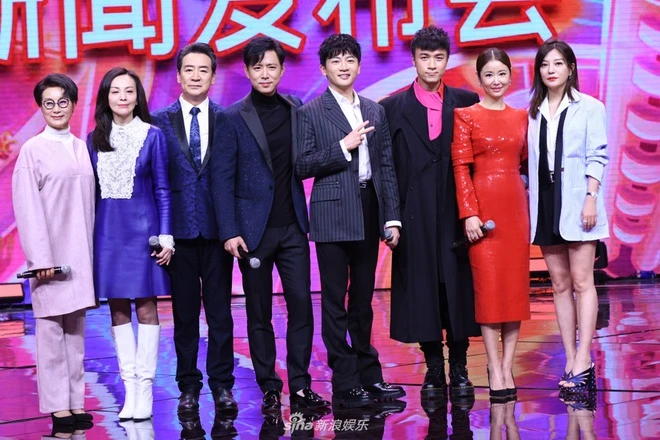 Triệu Vy trẻ trung khi hội ngộ dàn sao "Tân dòng sông ly biệt" sau 20 năm