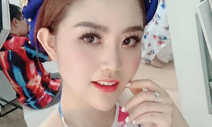 Nhan sắc gợi cảm của nữ ca sĩ tố Nam Em là người thứ ba giật bồ