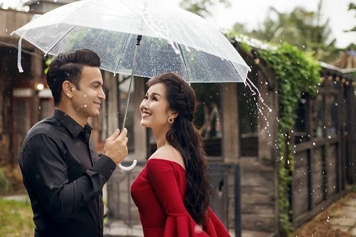 Hôn nhân của Võ Hạ Trâm bên chồng Ấn Độ hơn 12 tuổi