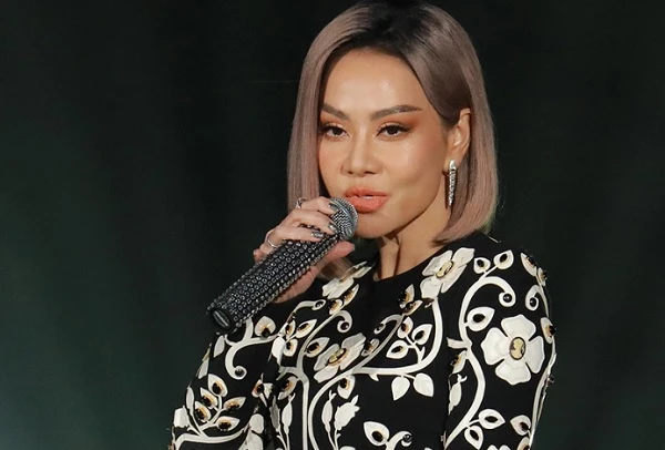 Nhan sắc khác lạ của Thu Minh tại lễ trao giải VTV Awards 2022