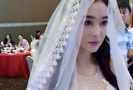 Hé lộ hình ảnh hiếm trong đám cưới Trương Hinh Dư