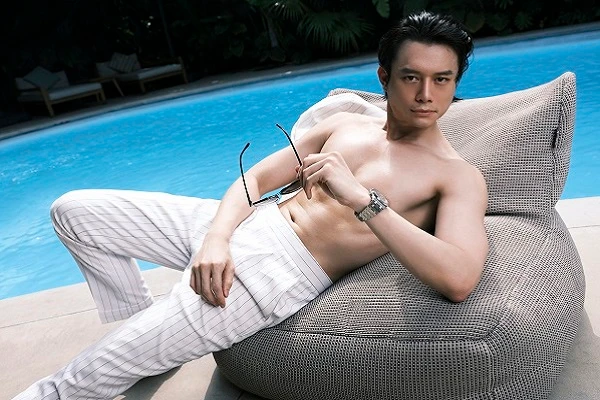 Tình trẻ của Trương Ngọc Ánh khoe body 6 múi gây sốt