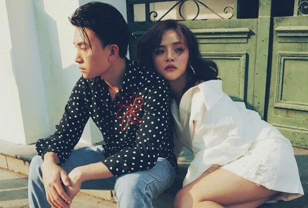 Thu Quỳnh đăng ảnh tình tứ với bạn diễn Anh Vũ