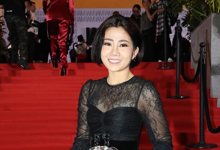 Mai Phương rạng rỡ trên thảm đỏ dù đang điều trị ung thư