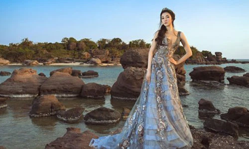 Hoa hậu Nguyễn Thị Huyền đẹp tựa nữ thần