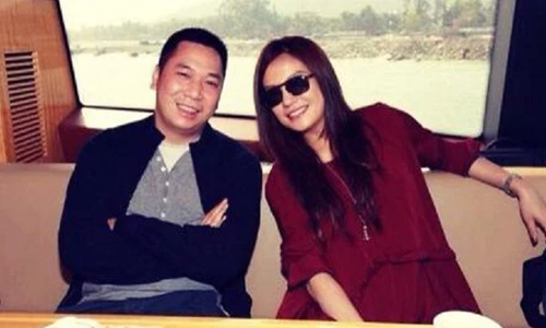 Khoảnh khắc hạnh phúc của vợ chồng Triệu Vy - Huỳnh Hữu Long