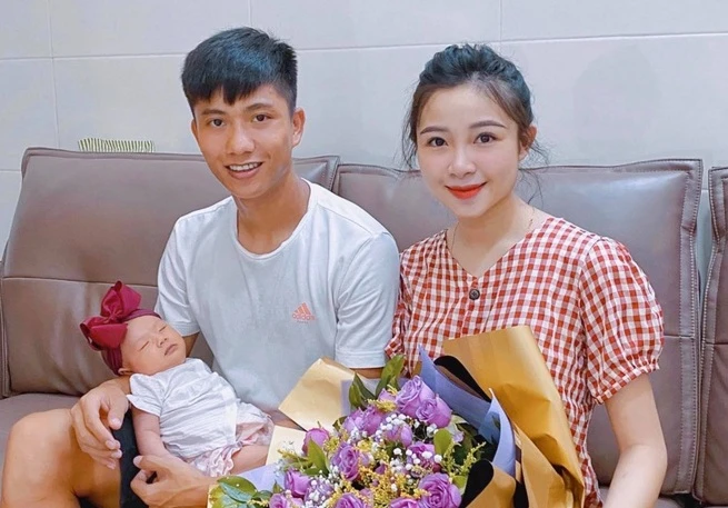 Dàn WAGs có nhan sắc rạng rỡ sau sinh