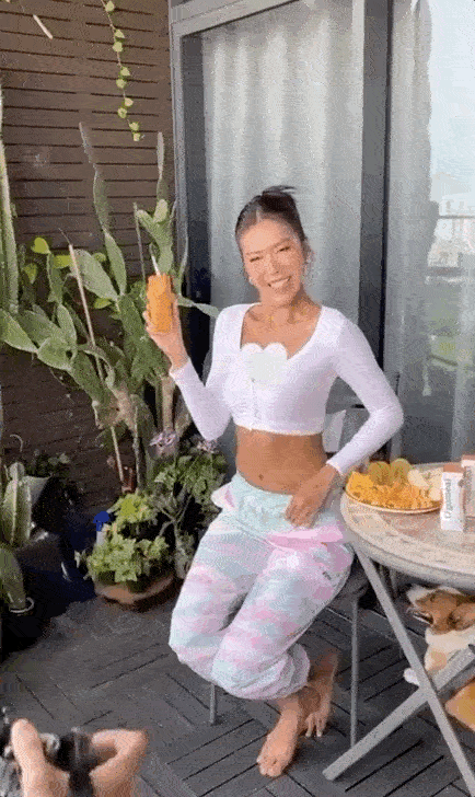 inh Tú sau đó cũng thanh minh một cách khéo léo rằng cô "đã cấn bầu" nhưng mà đang mang thai bé mỡ chứ không phải tin vui với bạn trai người Đức. Lý do được Minh Tú đưa ra là do cô mới tăng cân do ăn uống quá đà khiến vòng 2 không còn thon gọn.