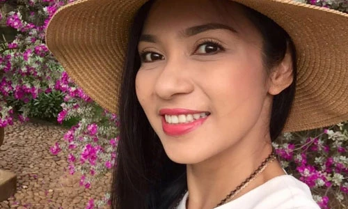 Diễn viên Việt Trinh tươi trẻ ở tuổi ngoại tứ tuần