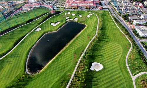 Hình ảnh tuyệt đẹp của sân golf 1.500 tỷ Hà Nội