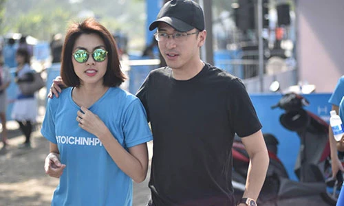 Tăng Thanh Hà được chồng chăm sóc chu đáo