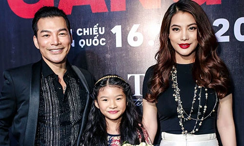 Trần Bảo Sơn hội ngộ vợ cũ Trương Ngọc Ánh và con gái trên thảm đỏ