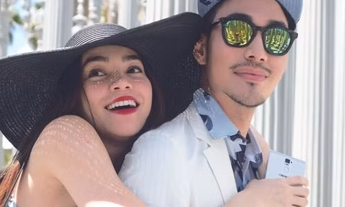 Hồ Ngọc Hà ôm trai đẹp cười rạng rỡ trên đất Mỹ