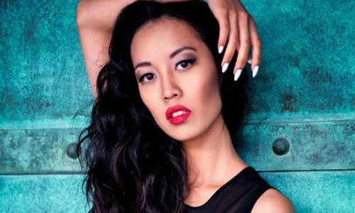 Nhan sắc cô gái Việt đăng quang HH Trái đất Ba Lan