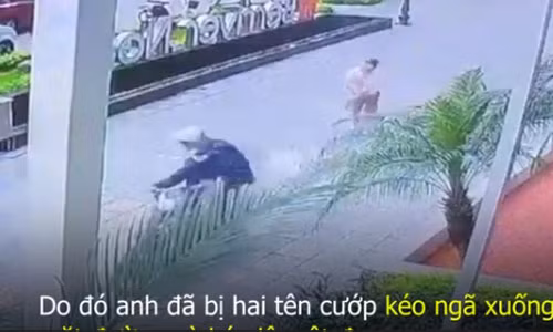 Video: Kinh hoàng “cẩu tặc” cướp chó, kéo lê chủ cả chục mét