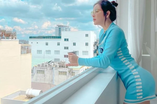 Lý Nhã Kỳ khoe đường cong quyến rũ, thấy lòng bình yên