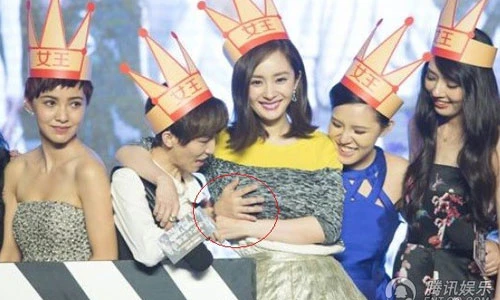 Phản ứng của sao Hoa ngữ khi bị sàm sỡ