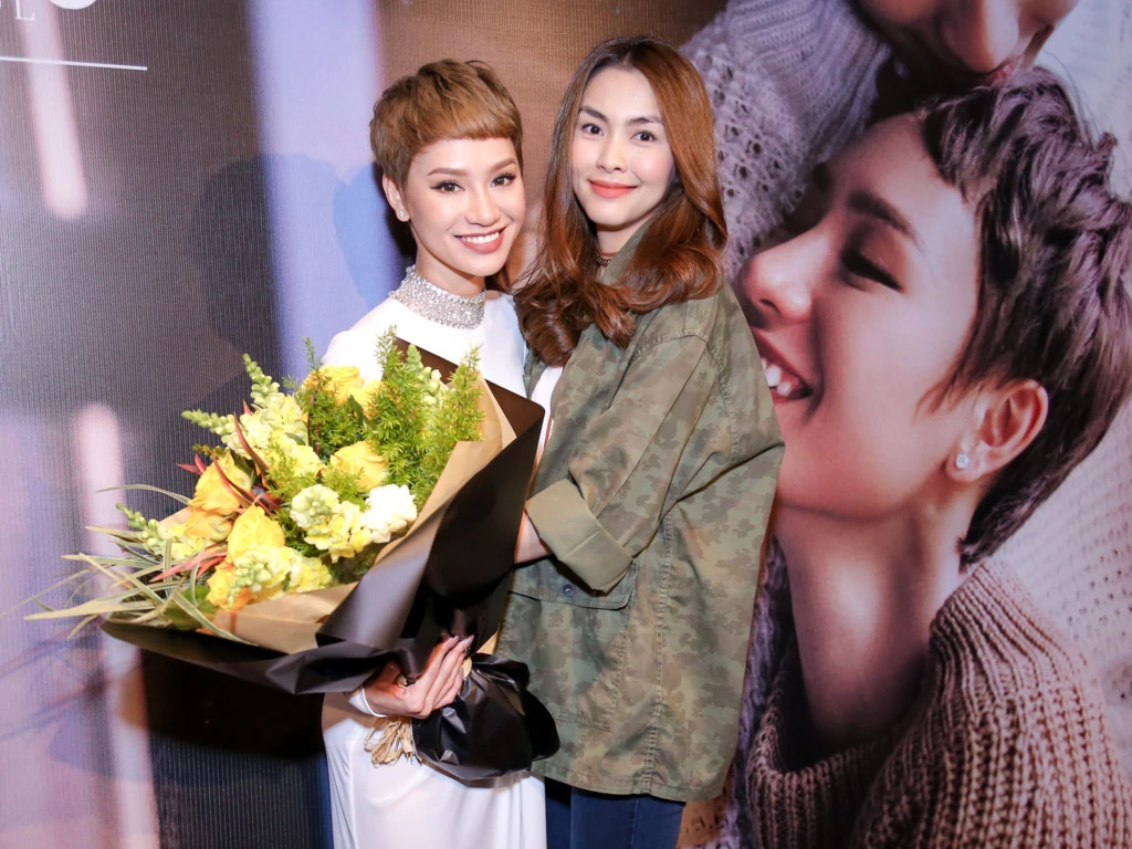 Tăng Thanh Hà xinh đẹp bất ngờ đến mừng Trà My ra mắt MV