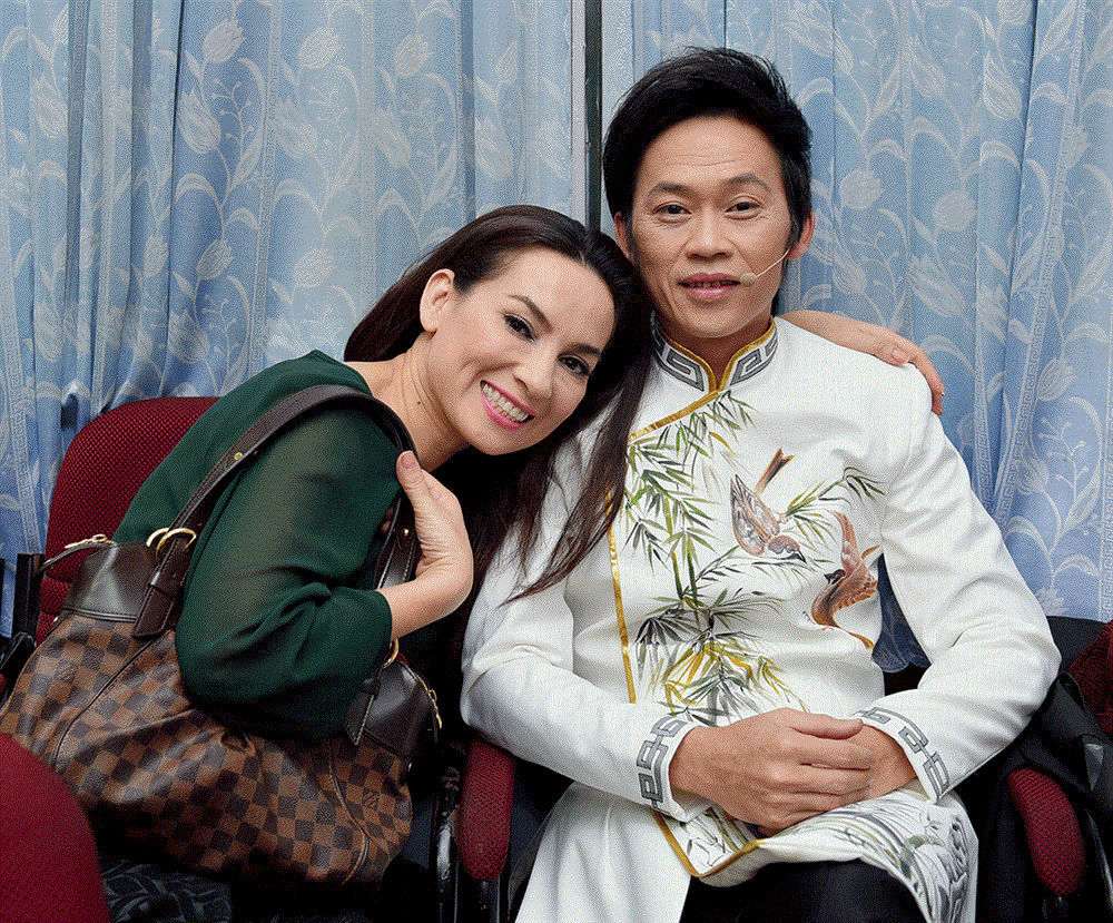 Hé lộ tin nhắn của Hoài Linh lúc biết Phi Nhung qua đời - Hình 2 He lo tin nhan cua Hoai Linh luc biet Phi Nhung qua doi-Hinh-2