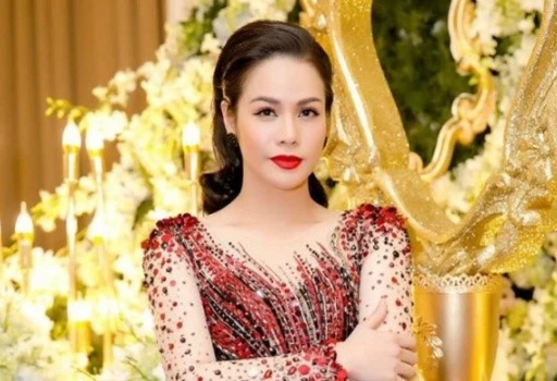 Nhật Kim Anh bức xúc kẻ vay tiền không trả, dọa công khai diện mạo