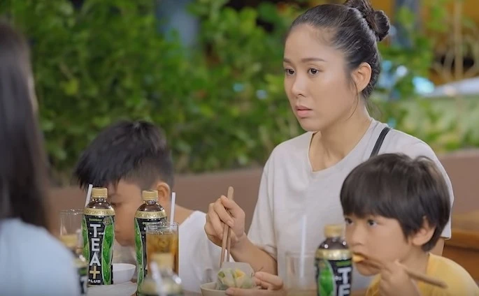 Phim "Gạo nếp gạo tẻ" quảng cáo tinh vi cho một loạt thương hiệu