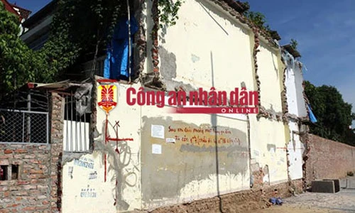 Zoom bức tường 1,1 tỷ đồng đường Nguyễn Văn Huyên còn 27 triệu