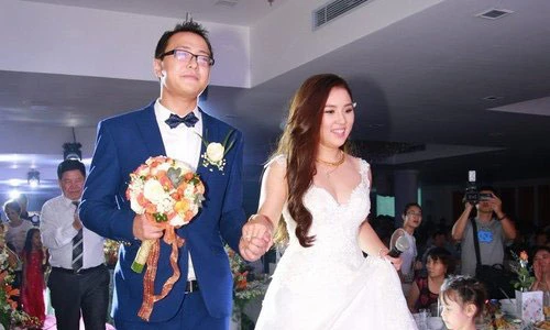 Cận cảnh đám cưới ngọt ngào của Bảo Trâm Idol