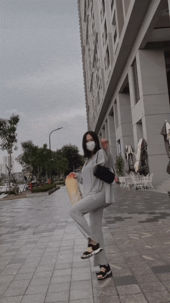 Cho tới nay, cả hai vẫn chưa từng lên tiếng xác nhận tin đồn sinh con nhưng diễn viên Diệu Nhi liên tục để lộ những bằng chứng khẳng định cho thông tin này.