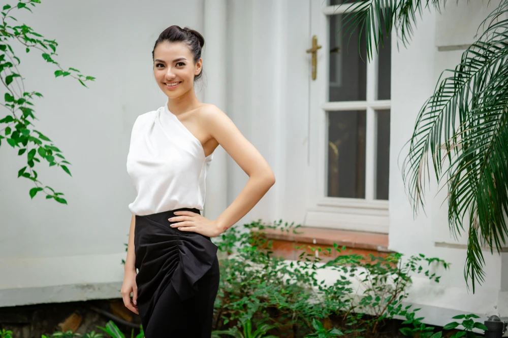 Hồng Quế lần đầu xuất hiện sau tin đồn dao kéo gương mặt