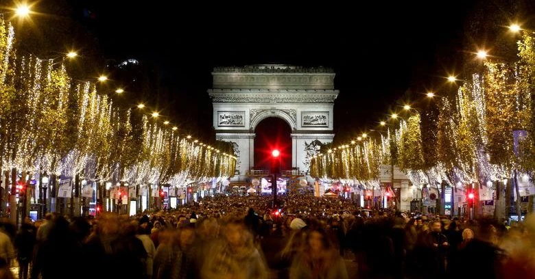 Hình ảnh Giáng sinh ngập tràn đường phố trên khắp thế giới