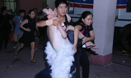 Khánh My phải cấp cứu sau liveshow 3 Vip Dance 2016