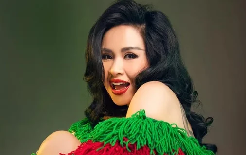 NSND Thanh Lam tuổi U60 vẫn có làn da căng bóng