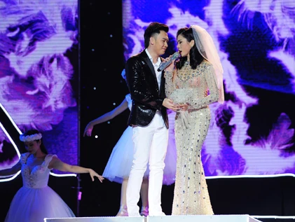 Lệ Quyên đắm say với 5 người tình