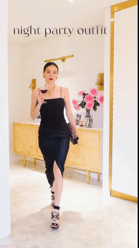 br/> Sau một thời gian dài được khá nhiều người yêu cầu hướng dẫn cách mix đồ đi dự tiệc tối, Hà Hồ đã làm hẳn 1 clip "Night Party Outfit" để chiều lòng fan. Có thể thấy điểm chung trong 6 trang phục mà Hồ Ngọc Hà chọn đều màu đen, ôm sát hoặc xuyên thấu để biến bản thân thành nữ hoàng ở bất cứ nơi đâu xuất hiện. Tuy nhiên, điều kiện cần có là body phải siêu chuẩn và thần thái thật tự tin. Set đồ đầu tiên là váy body 2 dây màu đen với phần dưới như khăn đi biển quấn lại, người tình của Kim Lý búi tóc gọn gàng và chọn những phụ kiện tông vàng sang chảnh nhưng quyền lực.