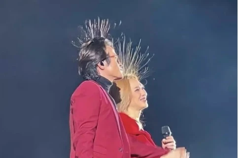 Cười ra nước mắt với sự cố của Mỹ Tâm trong liveshow